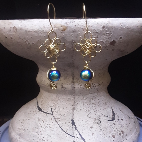 Handcrafted Earrings Gold with Black Aurora Borealis Glass Beads - Picture 2 of 8